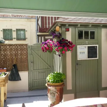 Maison De Marin تروفيي سور مير